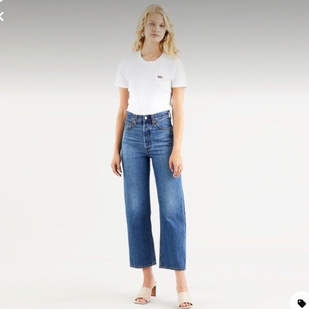 Levi’s Premium Ribcage Straight Ankle Jeans